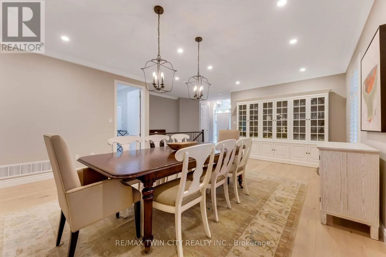 213 EDGEWATER CRESCENT
