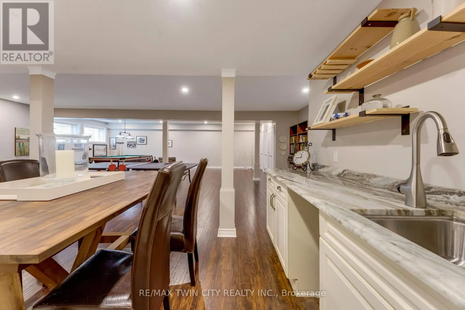 213 EDGEWATER CRESCENT