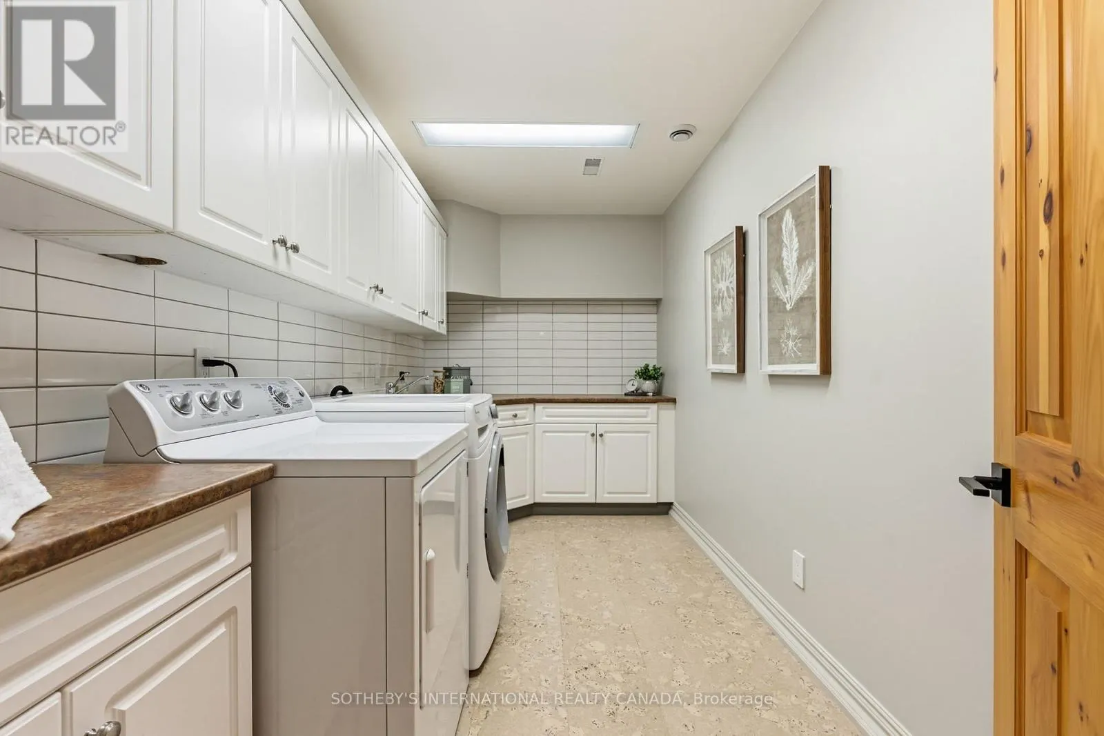 136 PRINCES STREET W