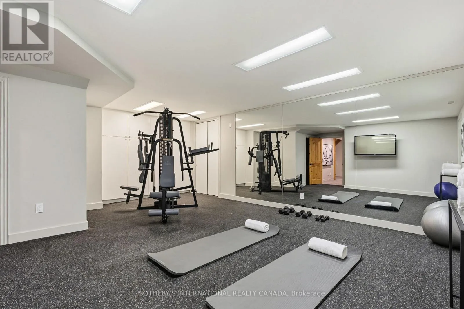 136 PRINCES STREET W