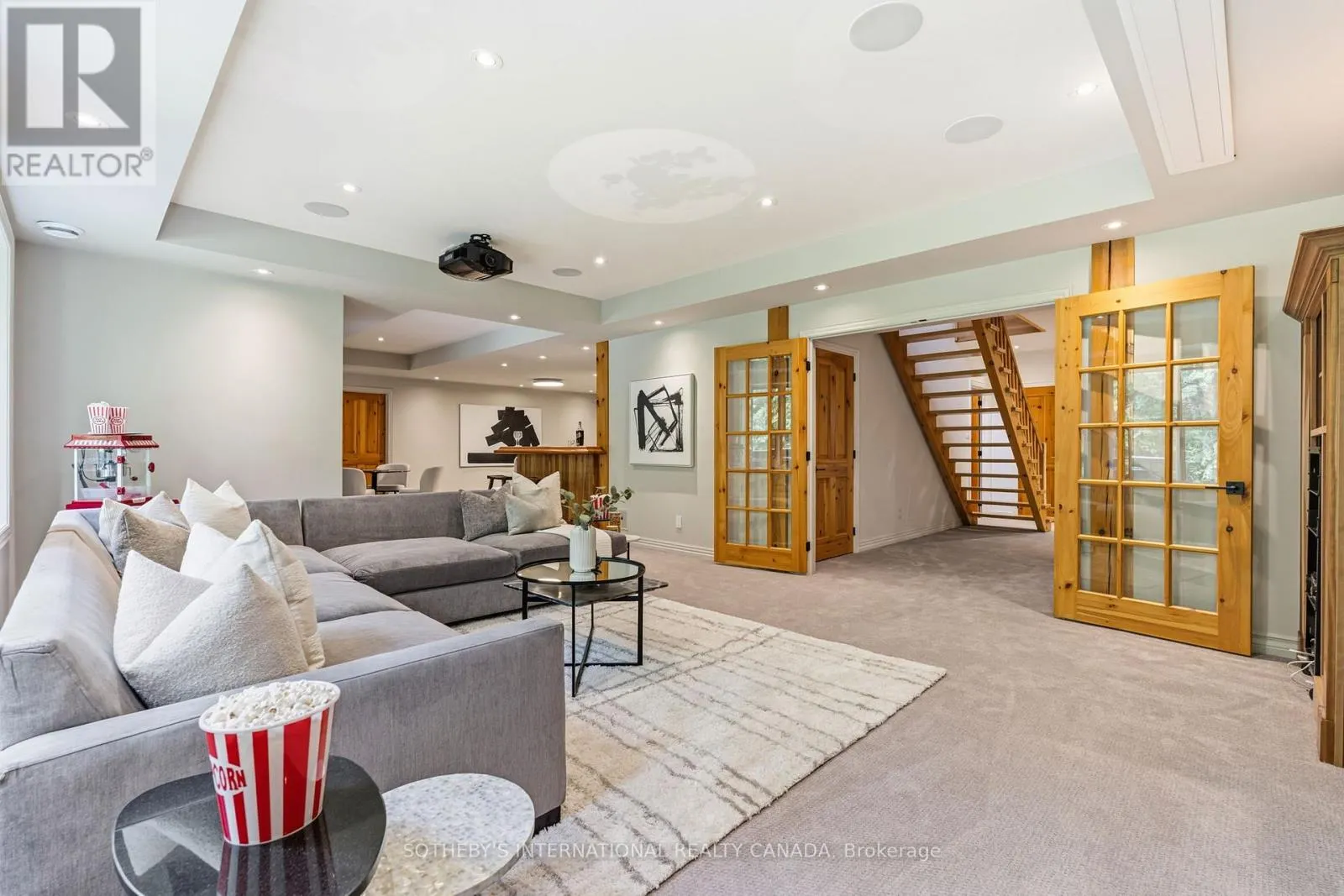 136 PRINCES STREET W