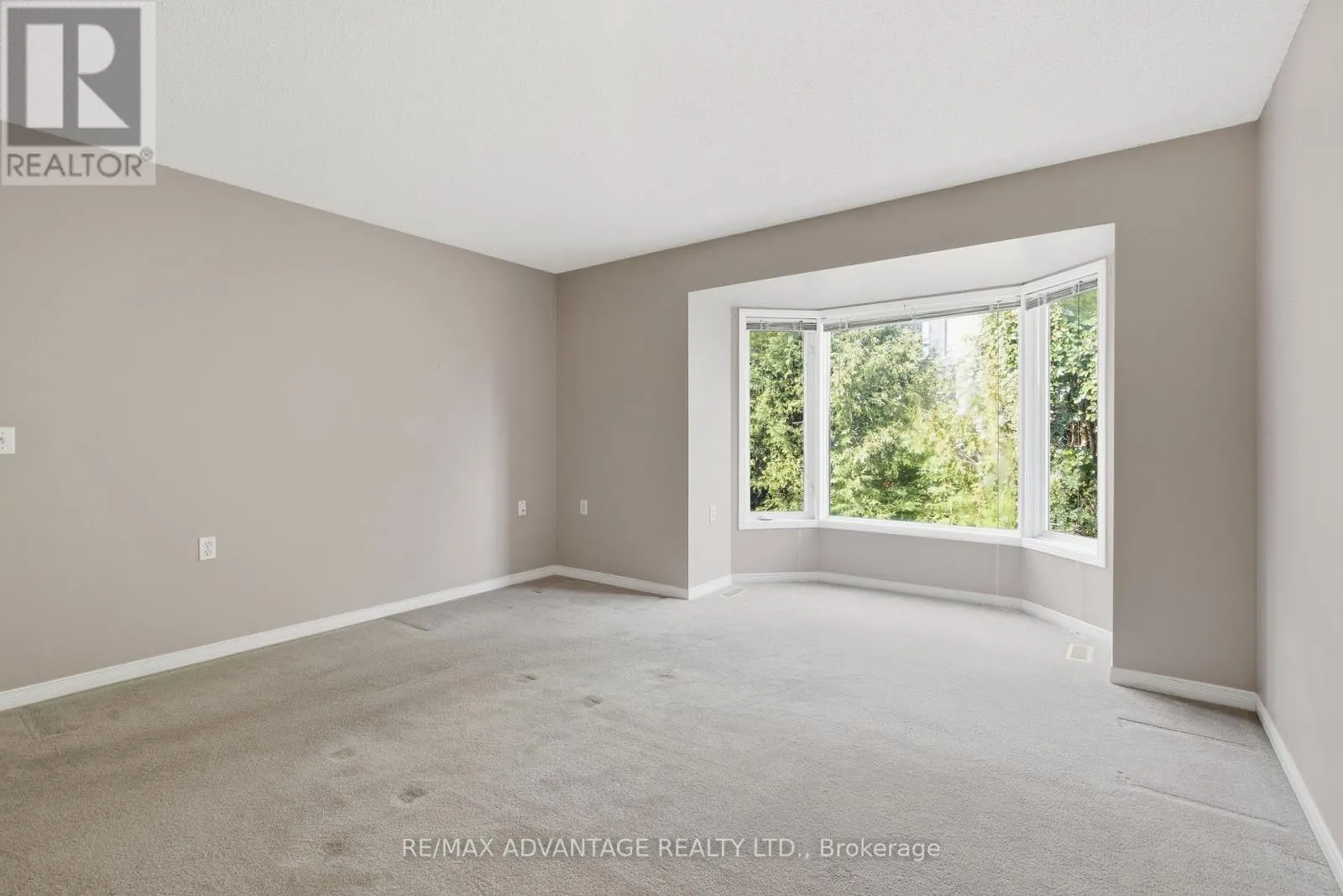 18 - 122 SHERWOOD FOREST SQUARE #18