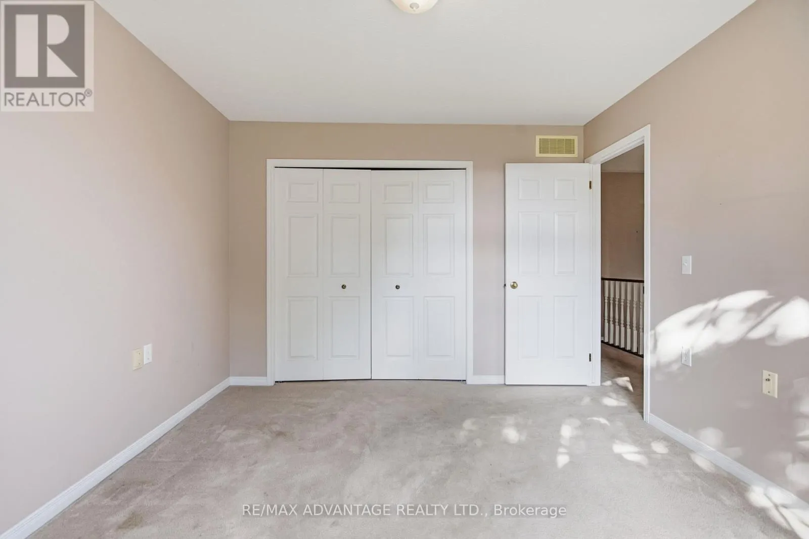 18 - 122 SHERWOOD FOREST SQUARE #18
