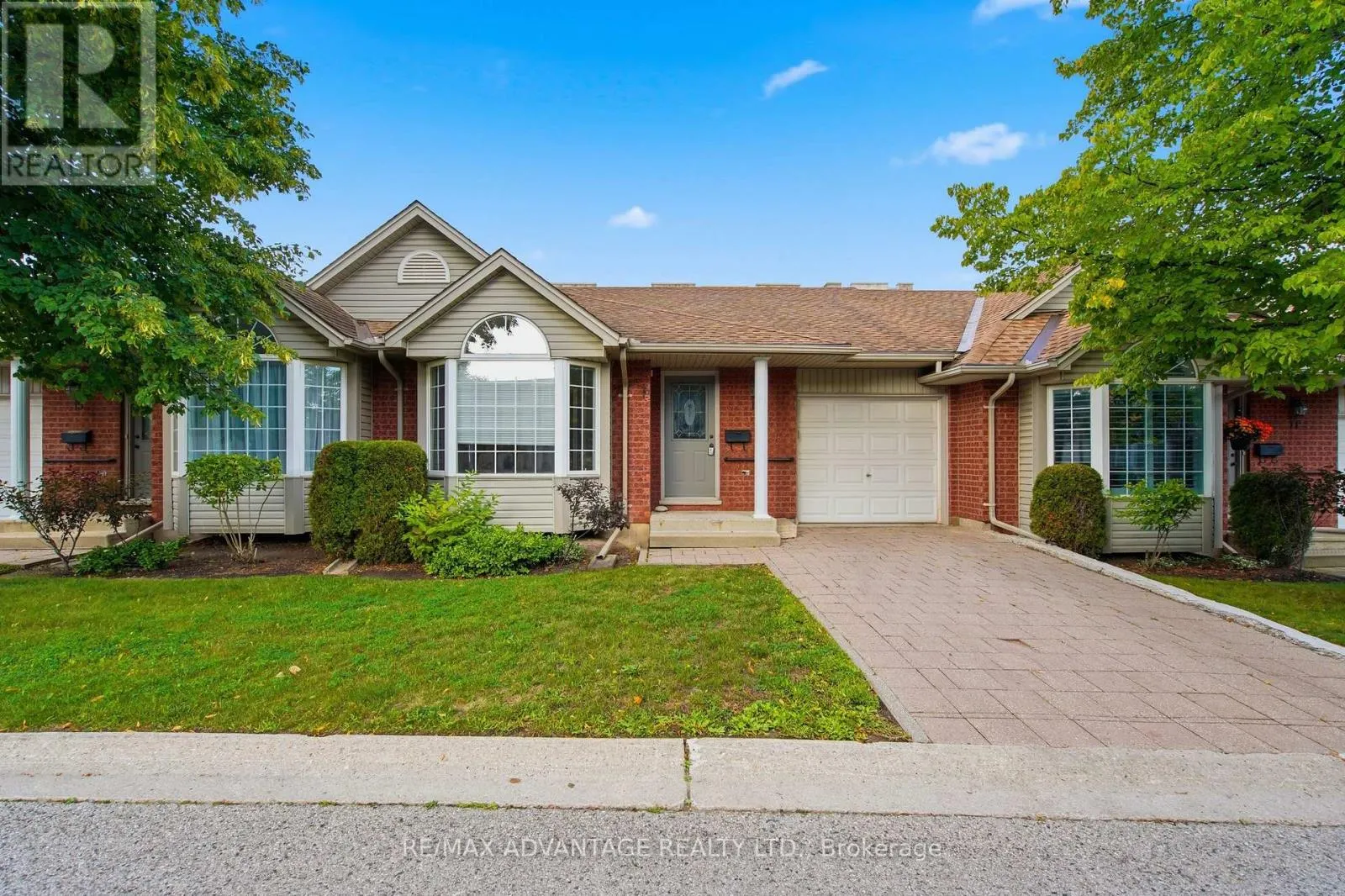 18 - 122 SHERWOOD FOREST SQUARE #18