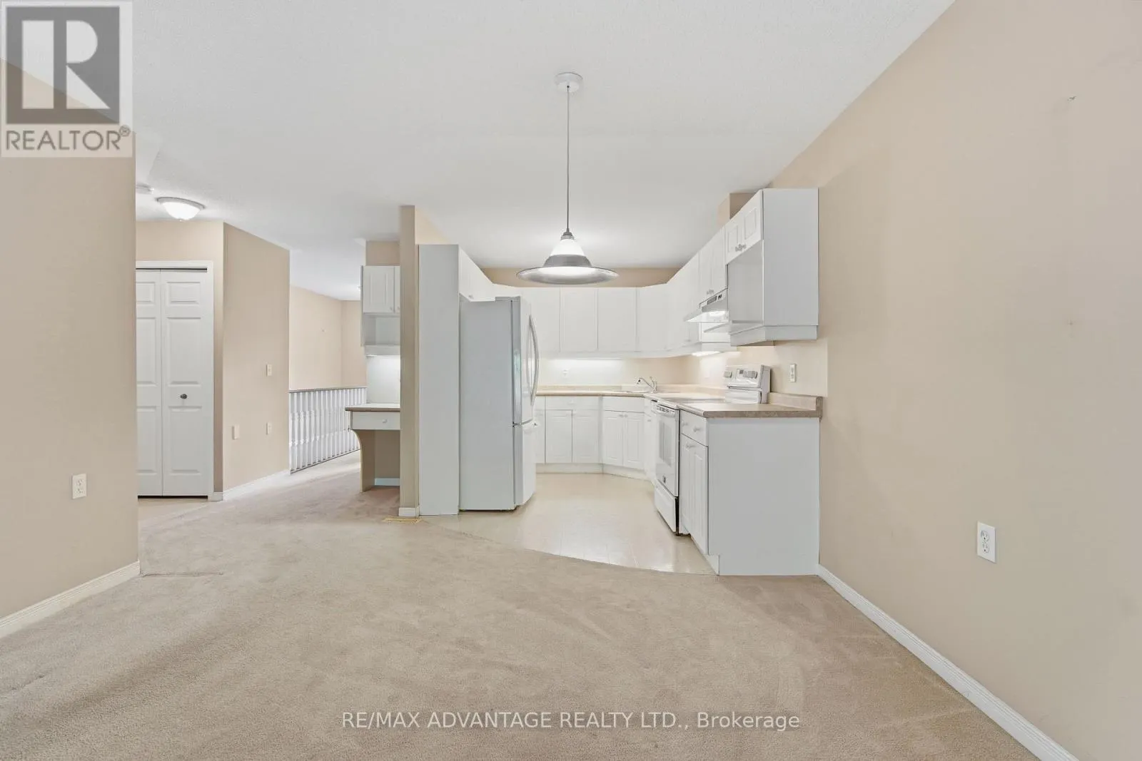 18 - 122 SHERWOOD FOREST SQUARE #18