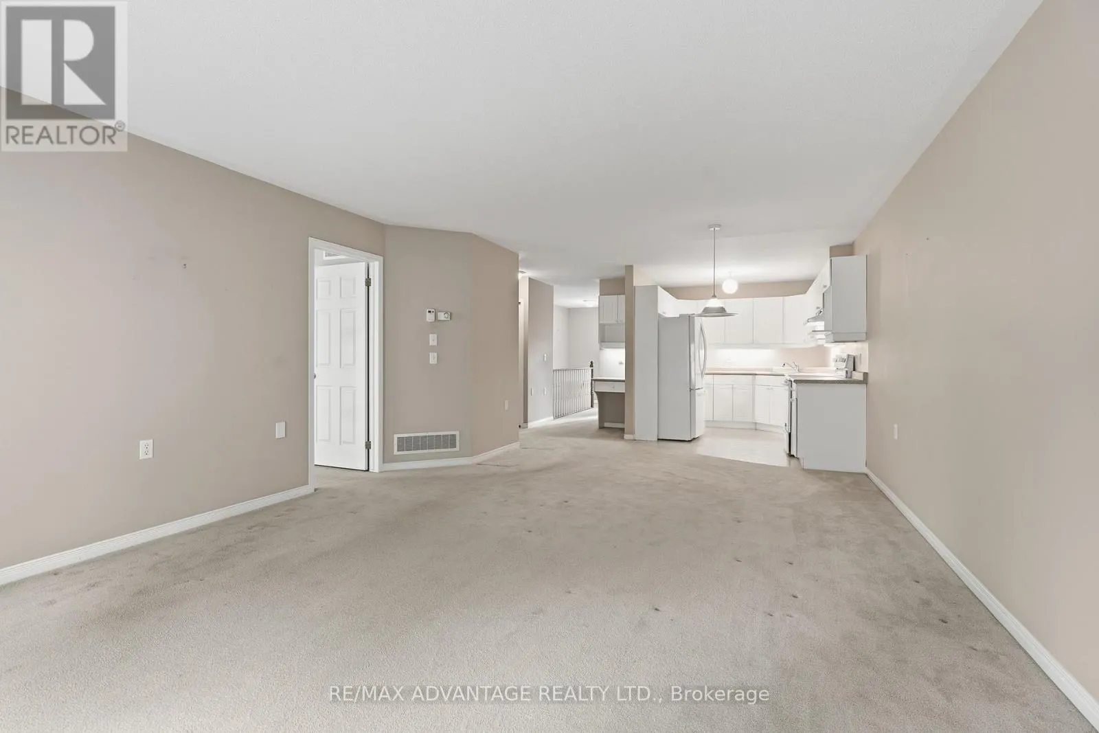 18 - 122 SHERWOOD FOREST SQUARE #18