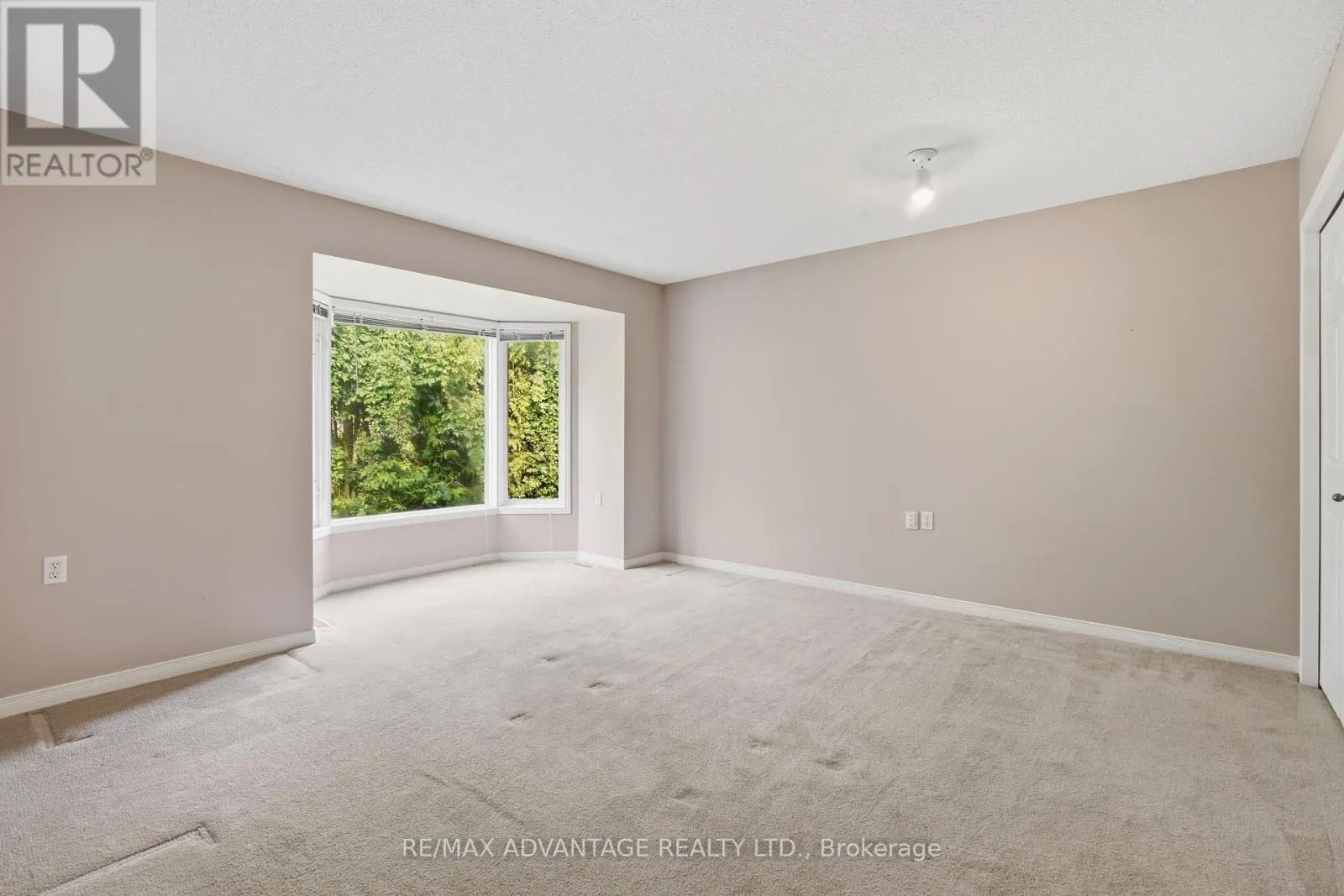 18 - 122 SHERWOOD FOREST SQUARE #18