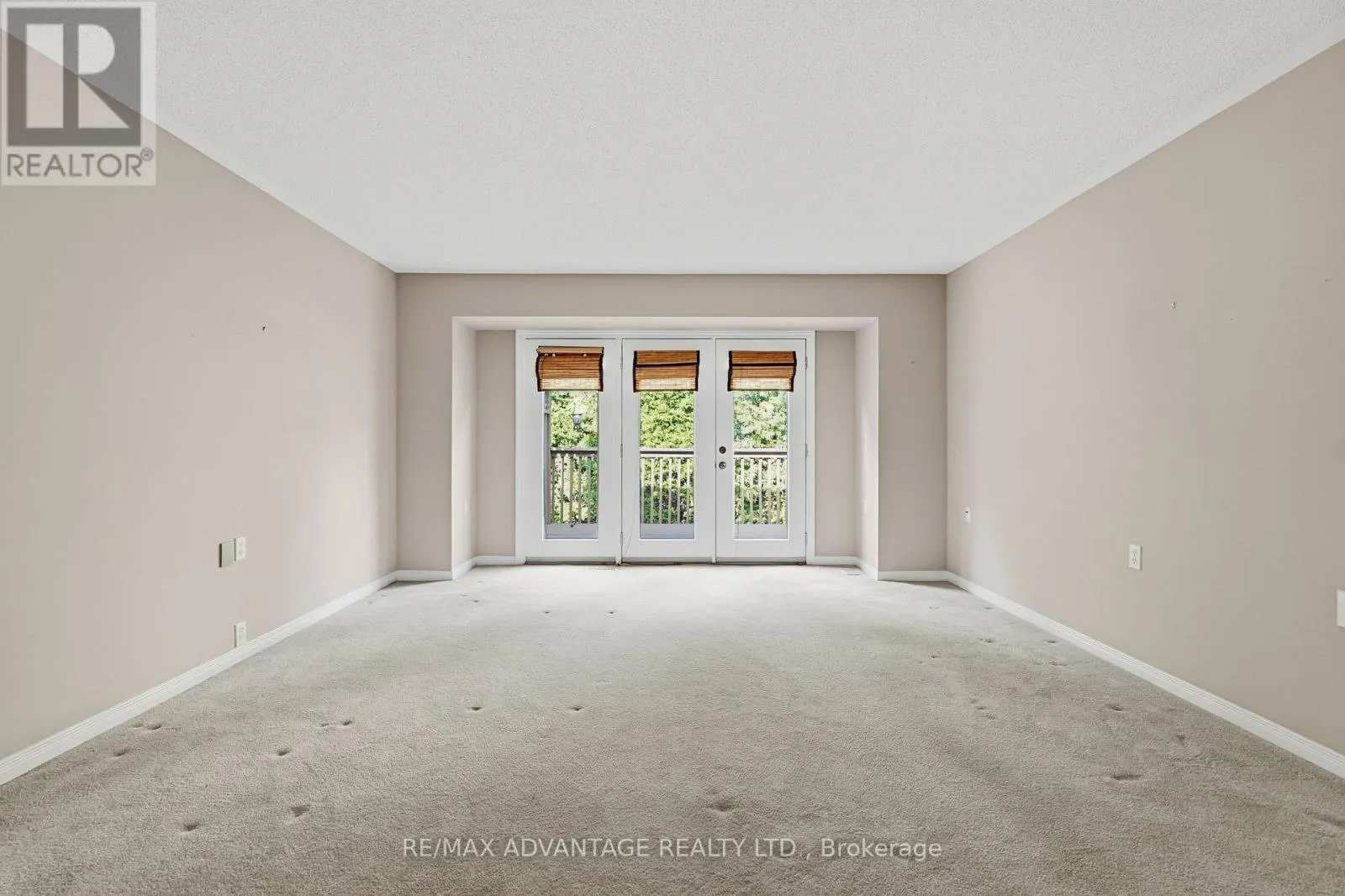 18 - 122 SHERWOOD FOREST SQUARE #18