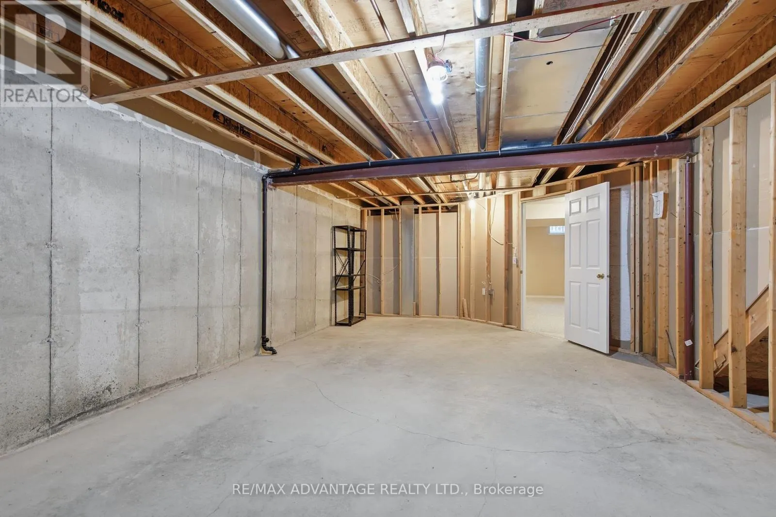 18 - 122 SHERWOOD FOREST SQUARE #18