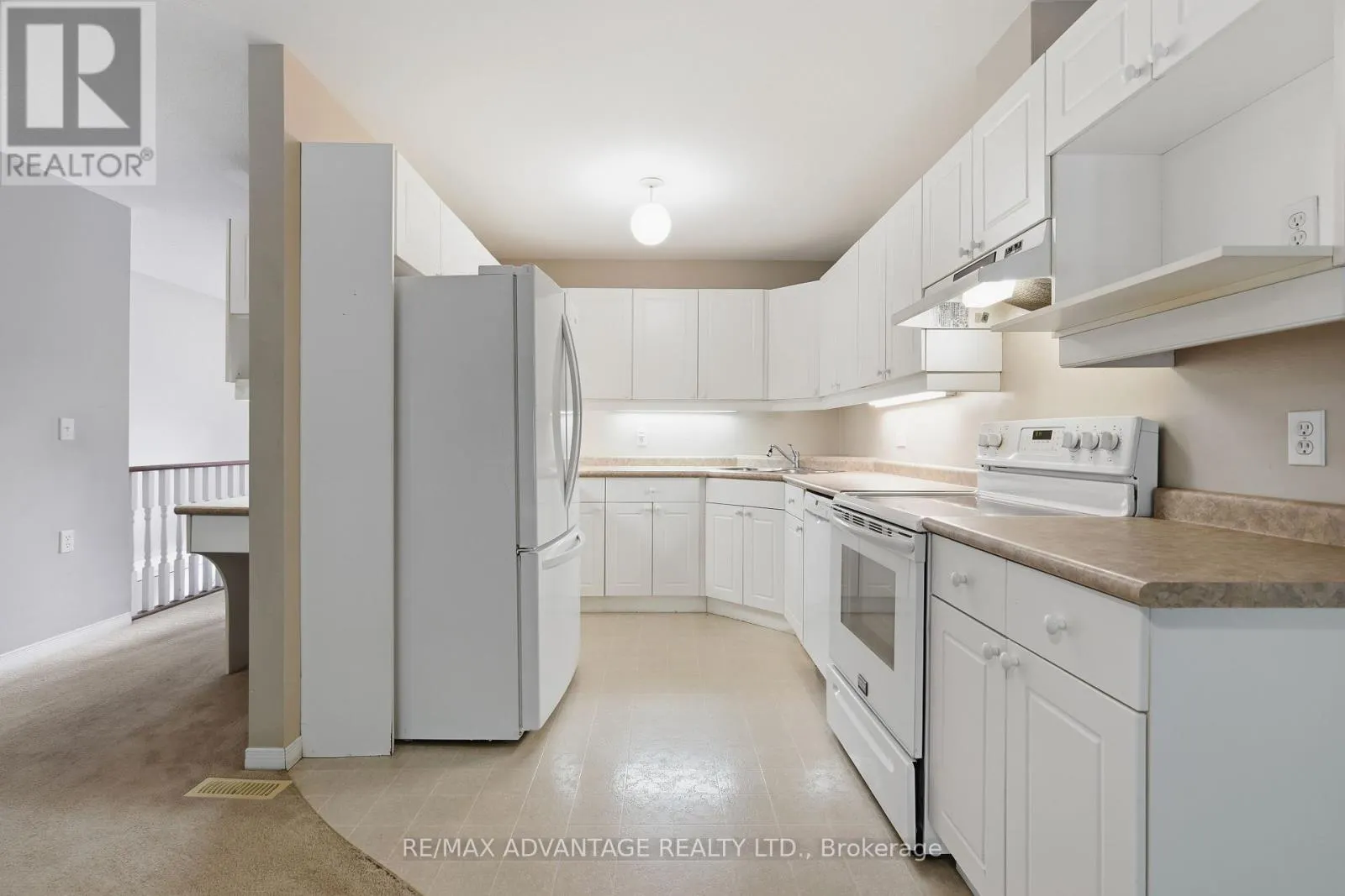 18 - 122 SHERWOOD FOREST SQUARE #18