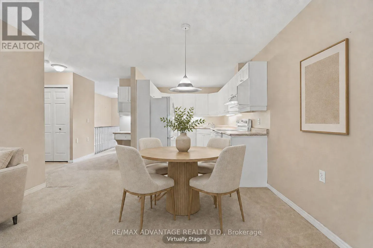 18 - 122 SHERWOOD FOREST SQUARE #18