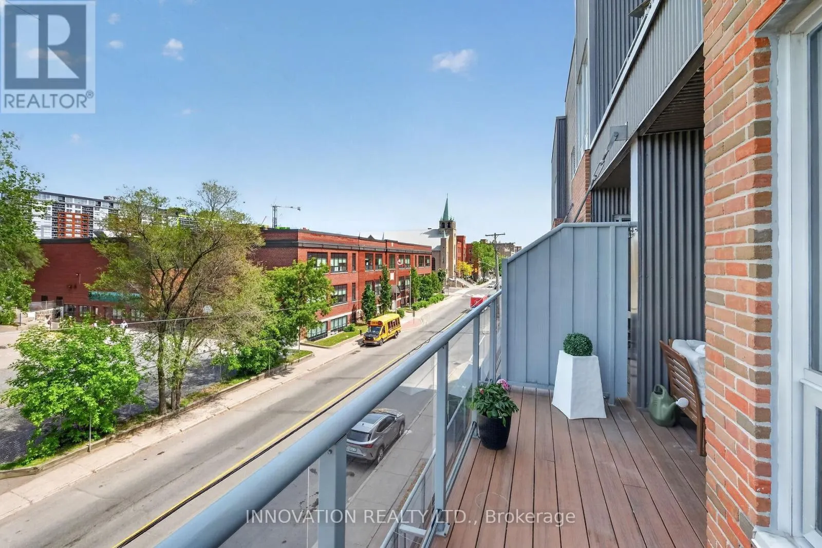 307 - 390 BOOTH STREET