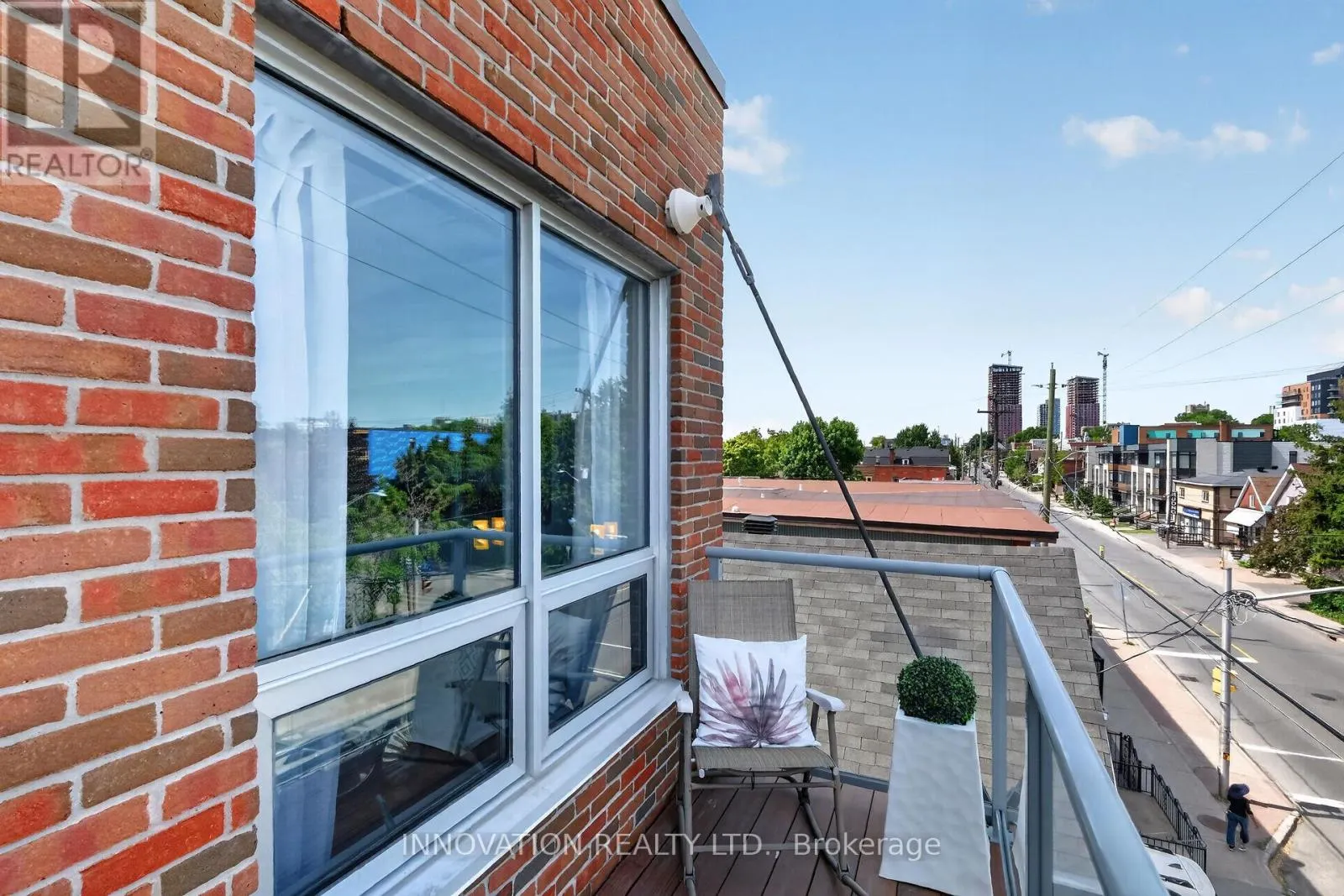 307 - 390 BOOTH STREET