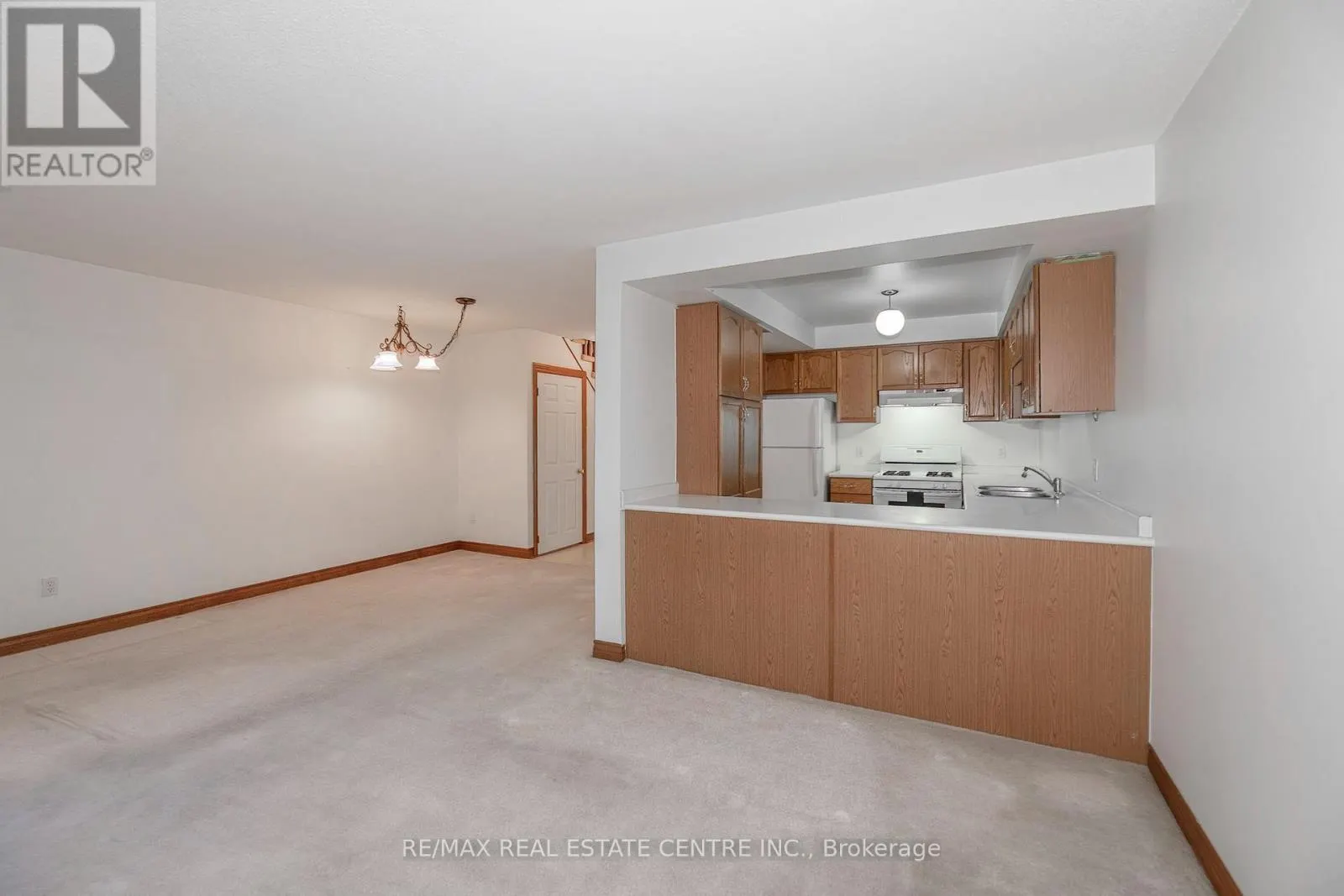 2 WALKER COURT