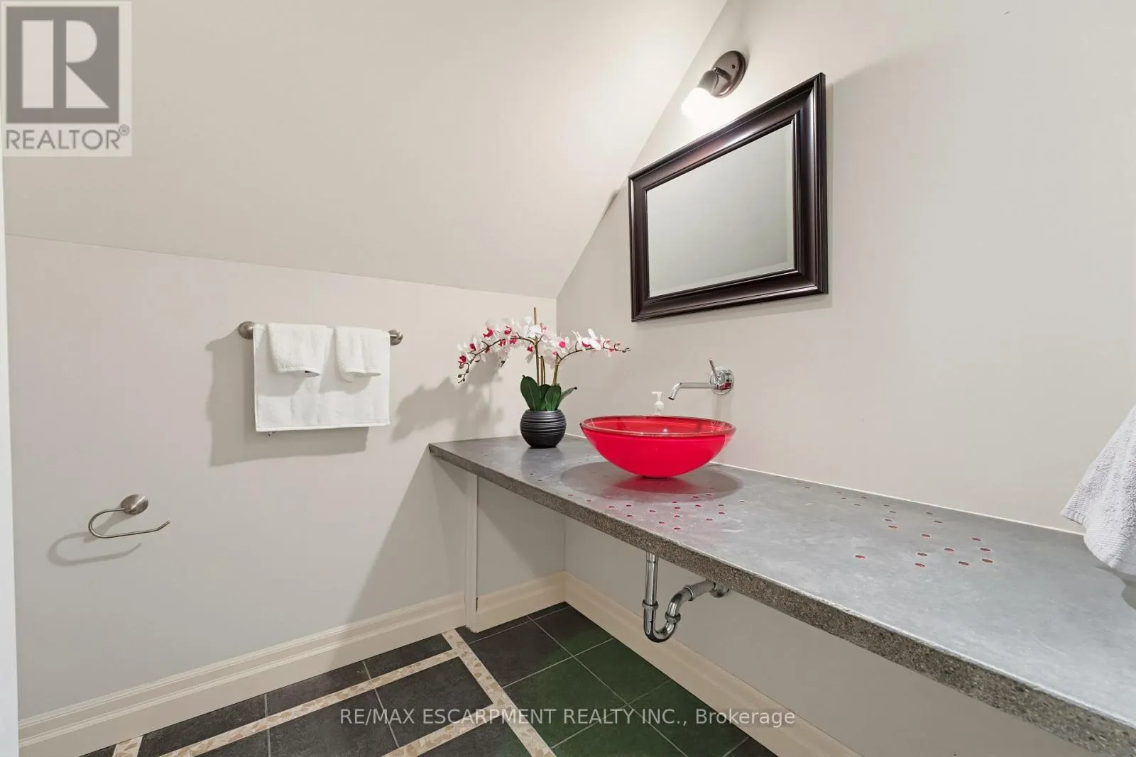 247 OLD ONONDAGA ROAD E