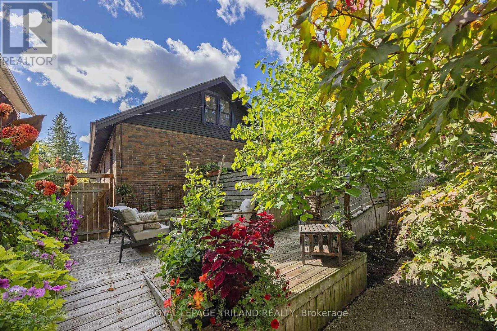 8 MCKENZIE AVENUE