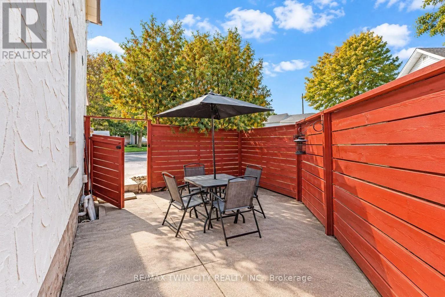 116 VICTORIA AVENUE