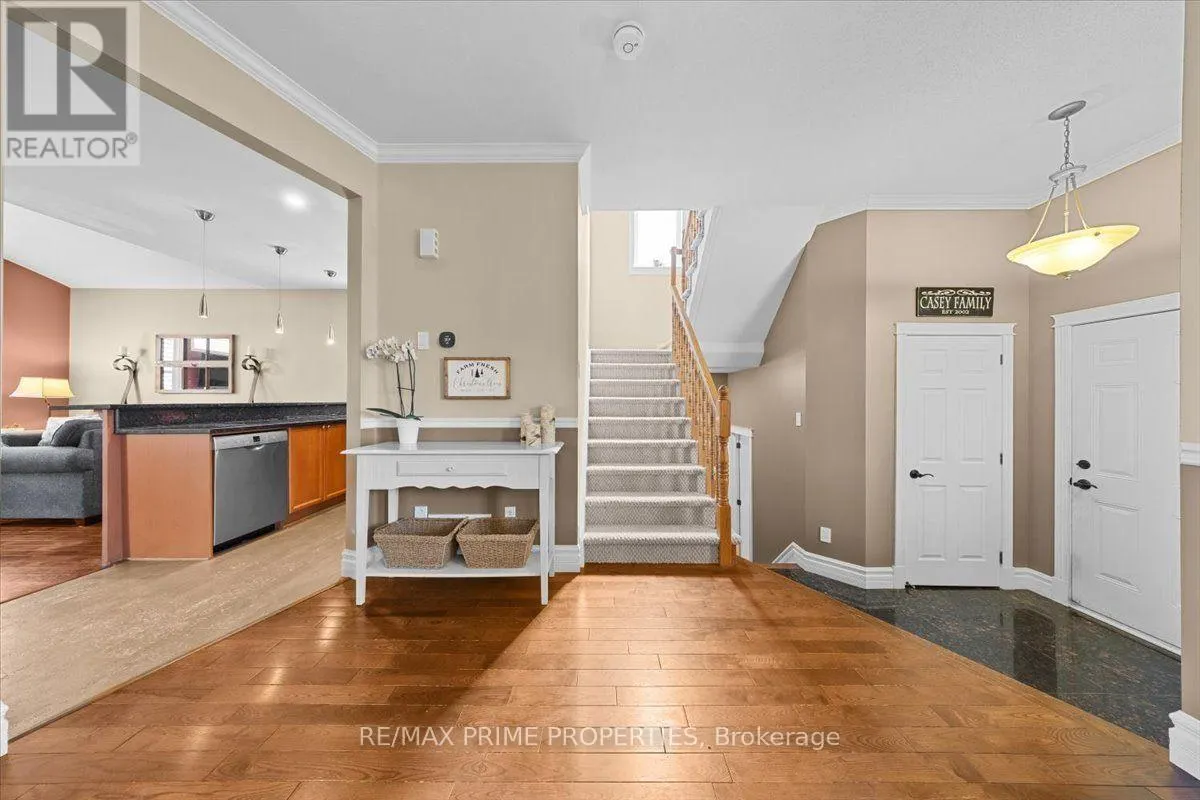 993 LINARIA WALK