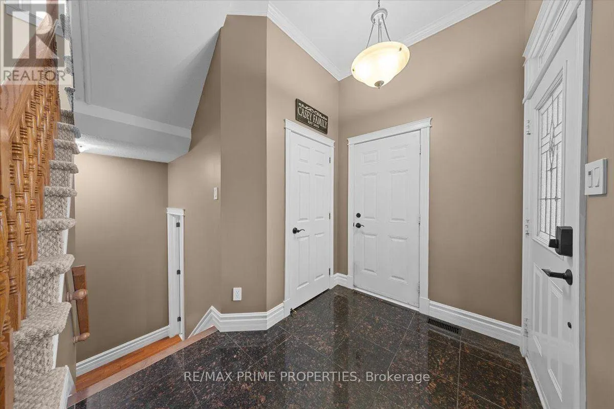 993 LINARIA WALK