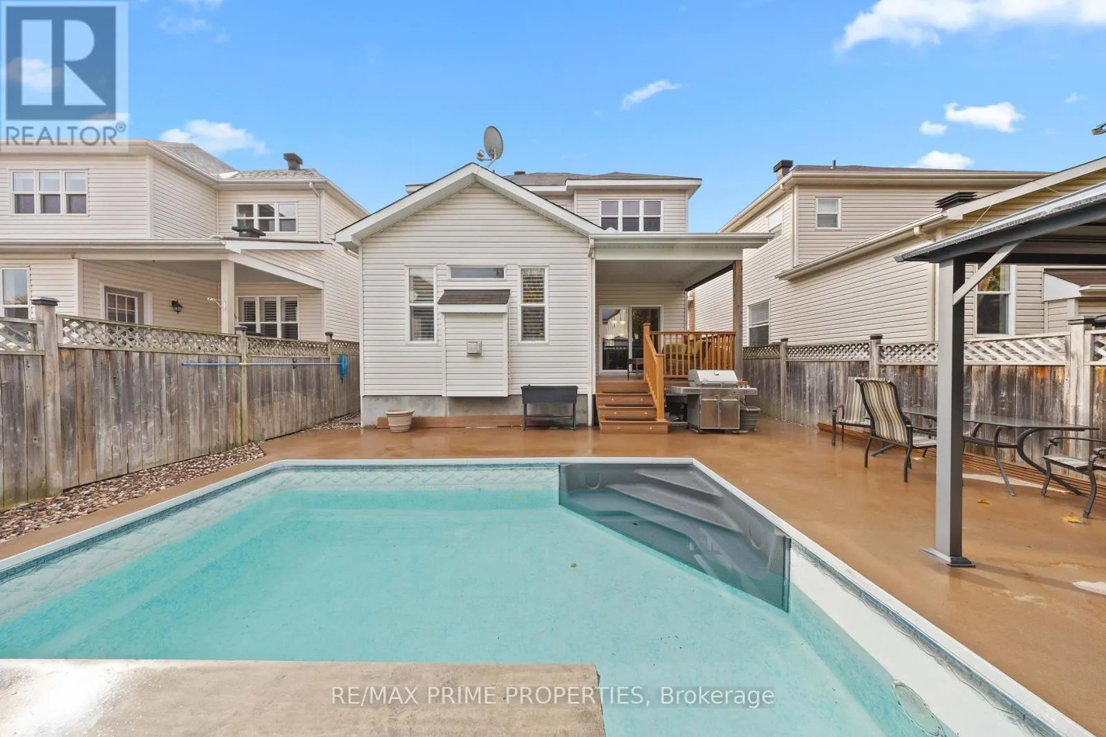 993 LINARIA WALK