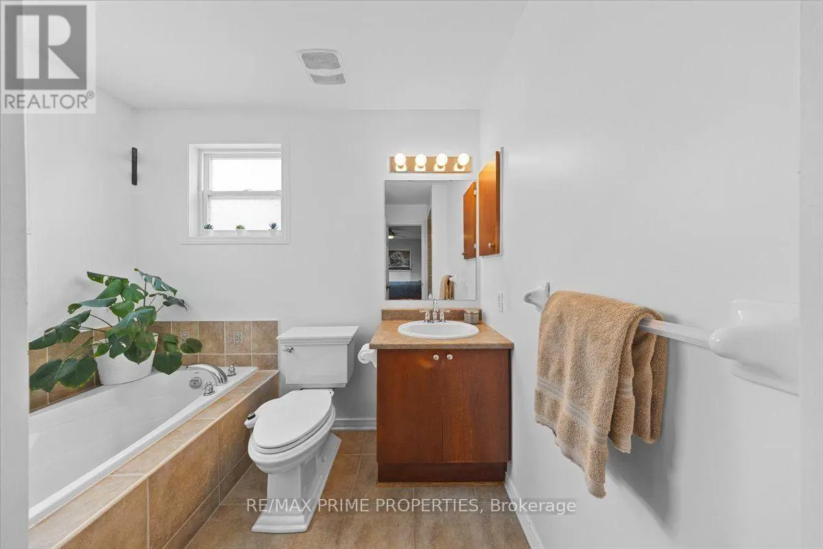 993 LINARIA WALK