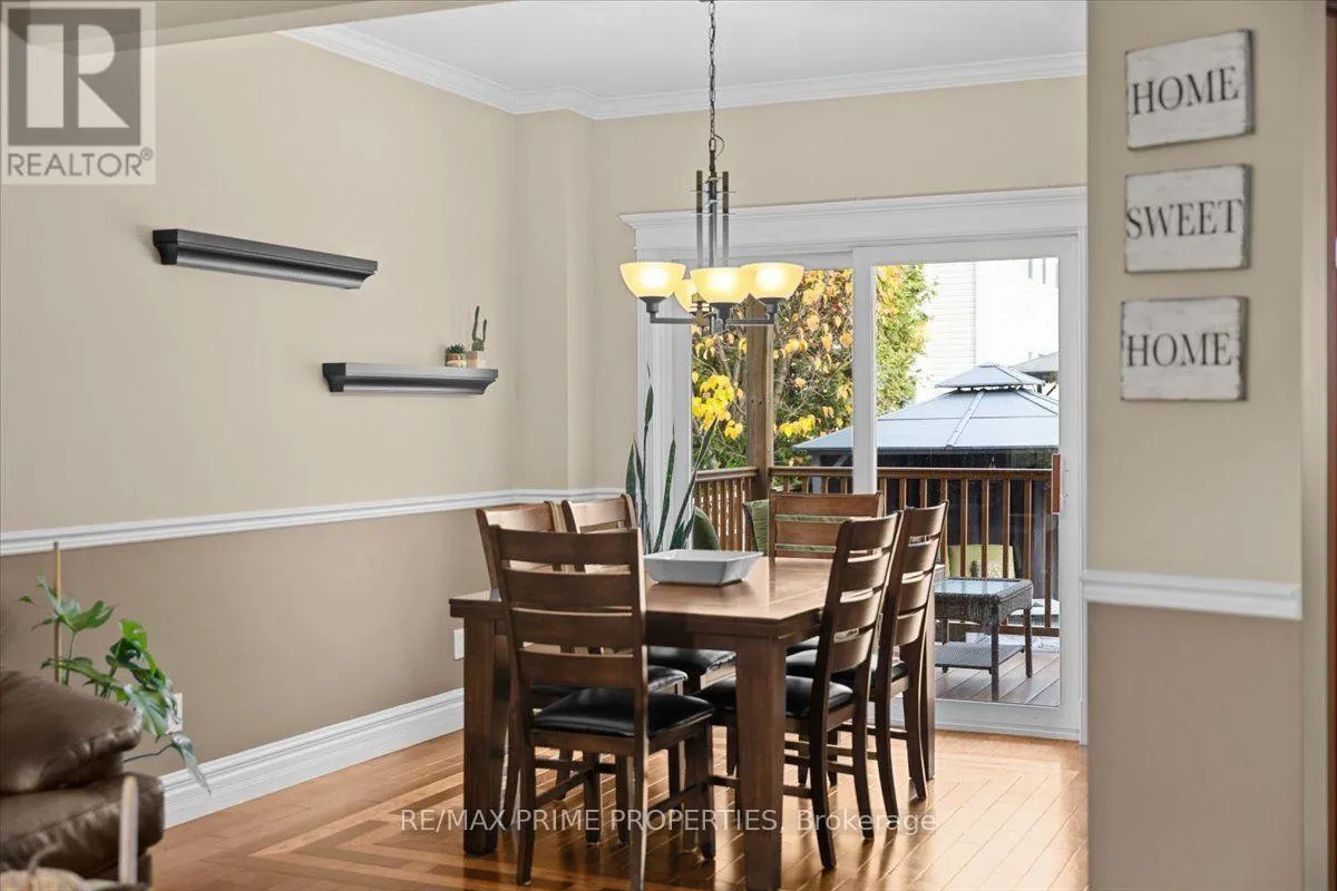 993 LINARIA WALK
