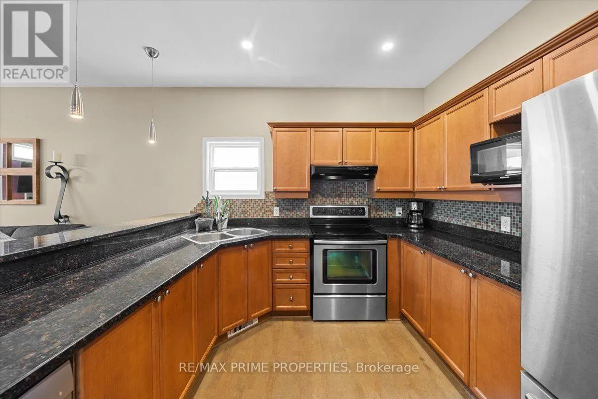 993 LINARIA WALK