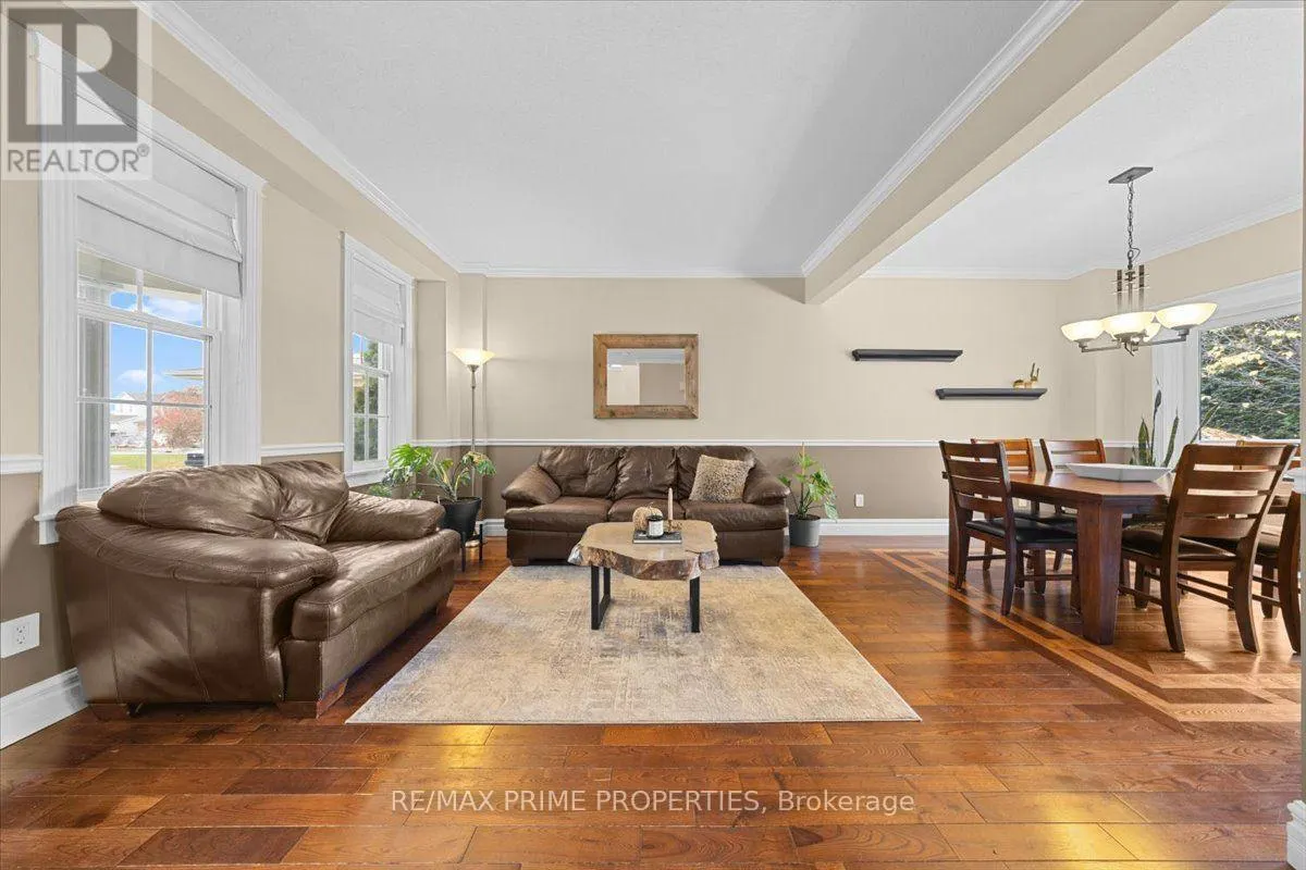 993 LINARIA WALK