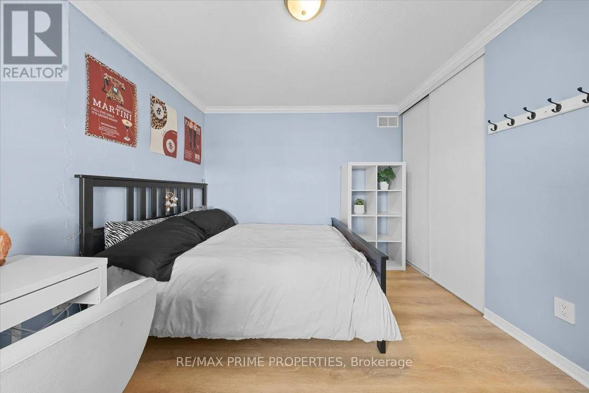 993 LINARIA WALK