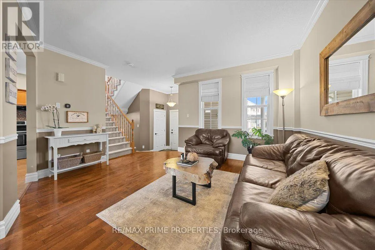993 LINARIA WALK