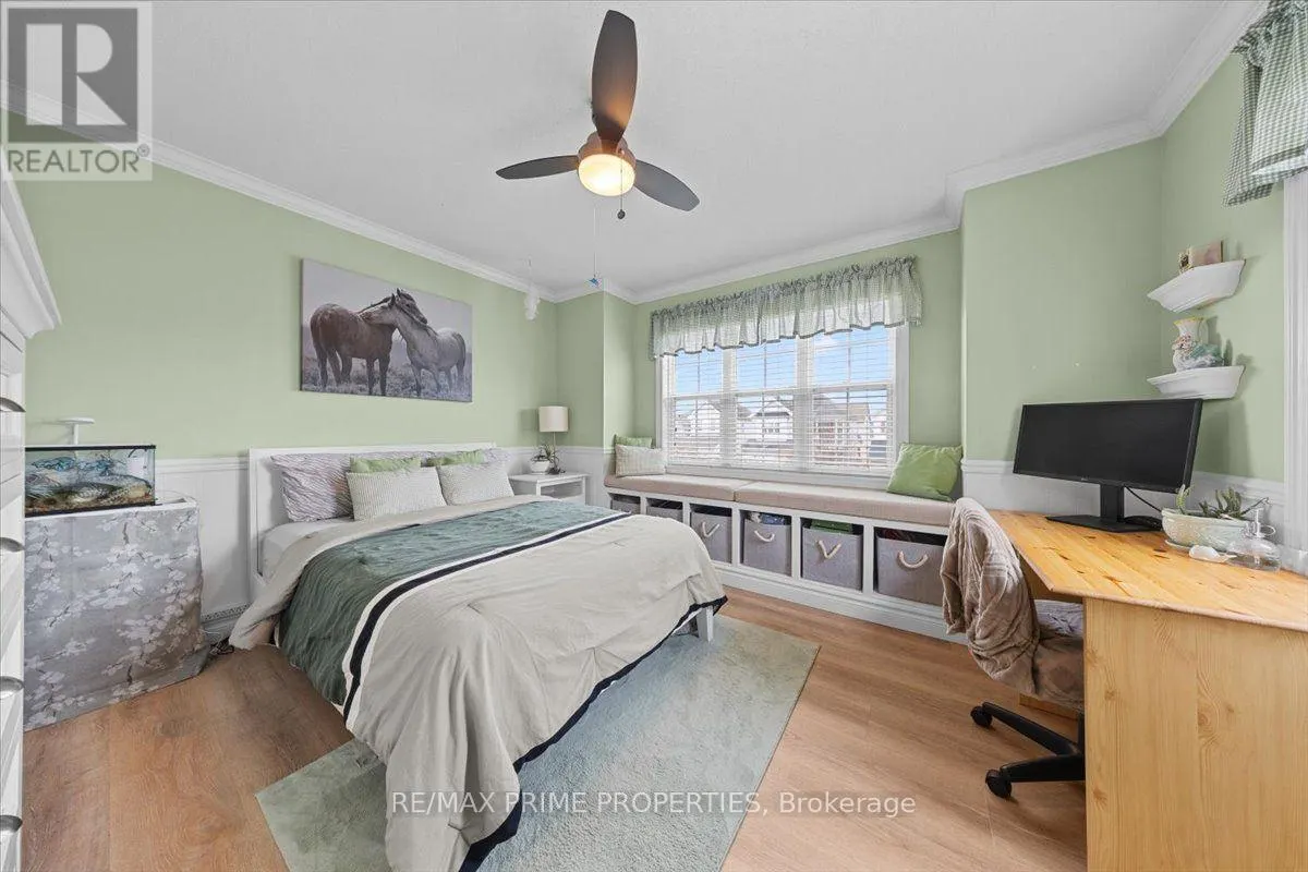993 LINARIA WALK