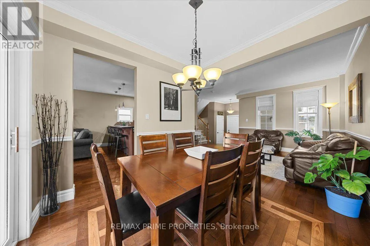 993 LINARIA WALK