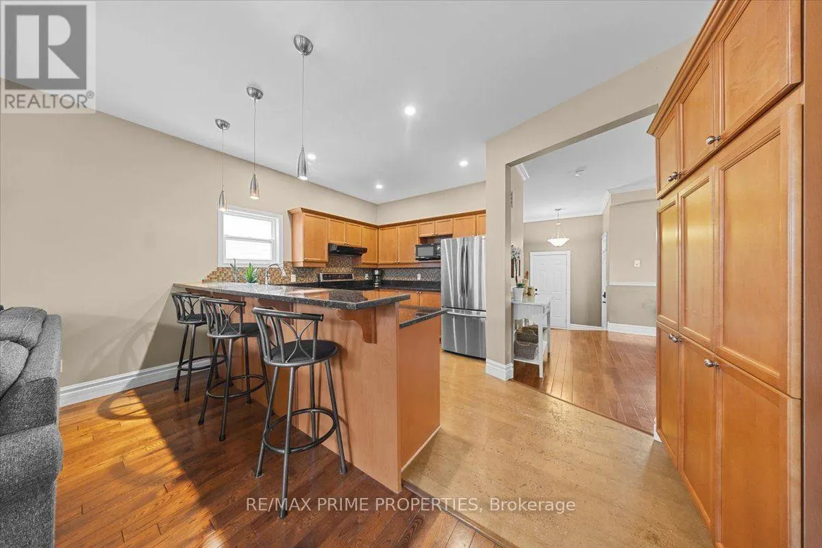 993 LINARIA WALK