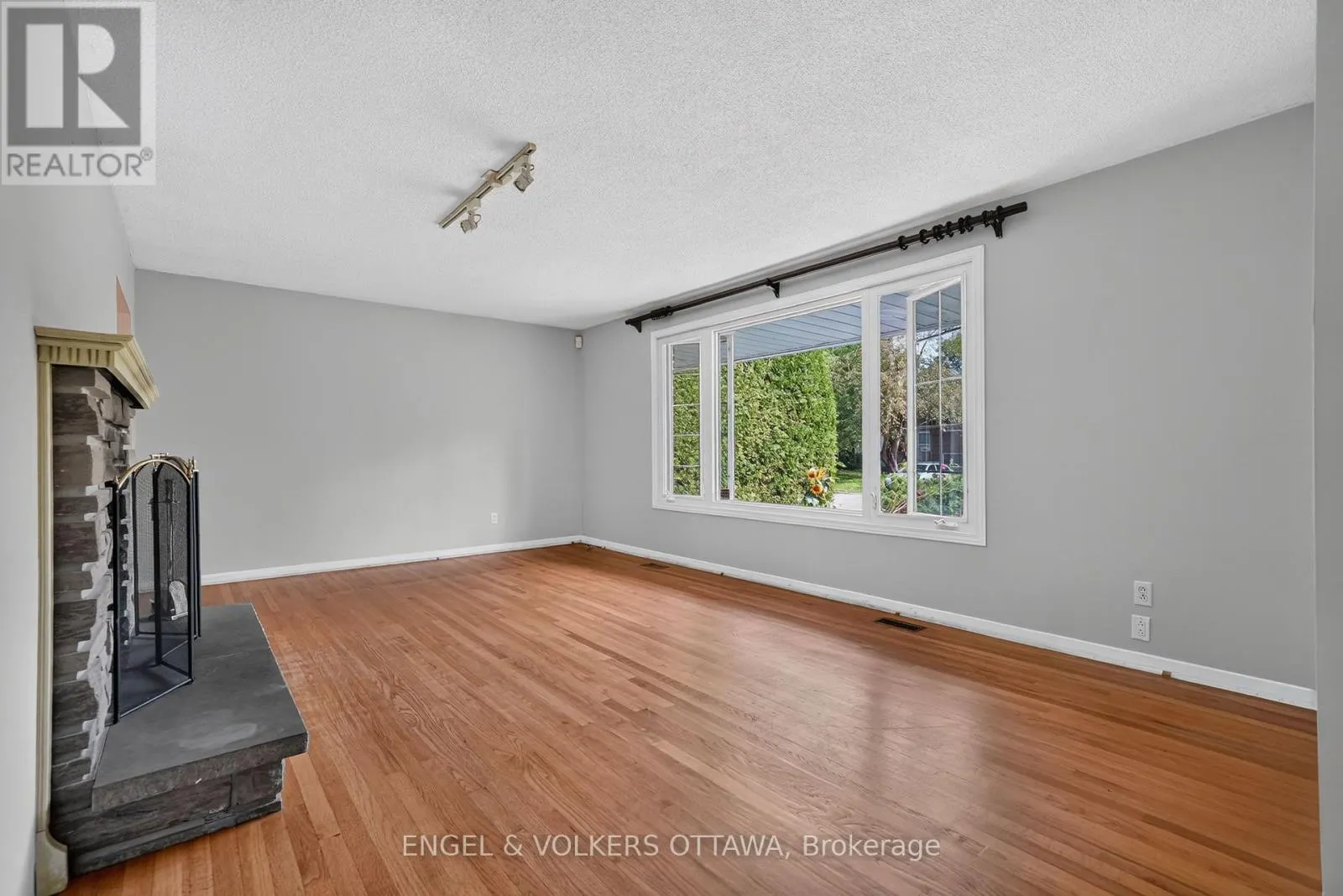 2642 MARBLE CRESCENT