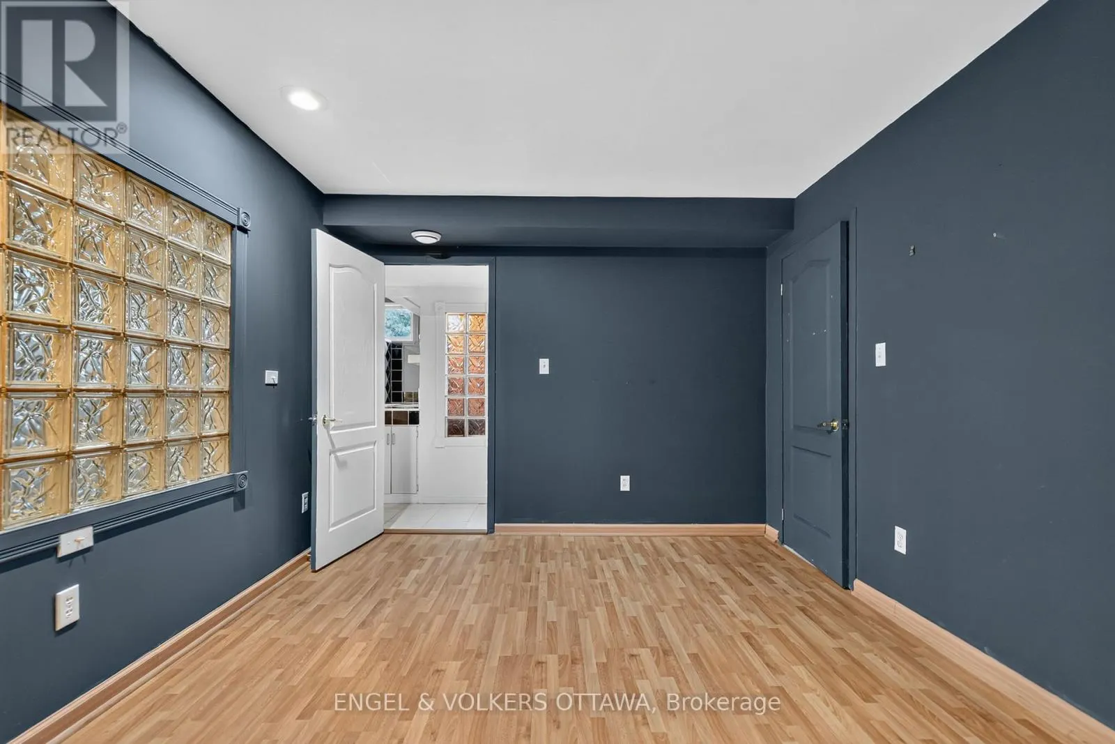 2642 MARBLE CRESCENT
