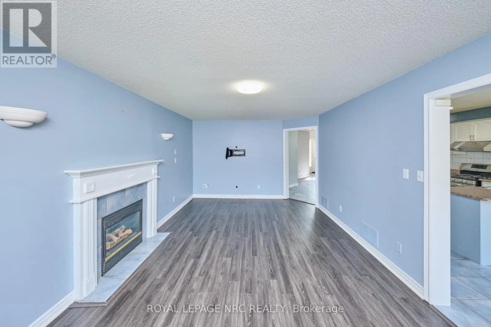 15 CREANONA BOULEVARD