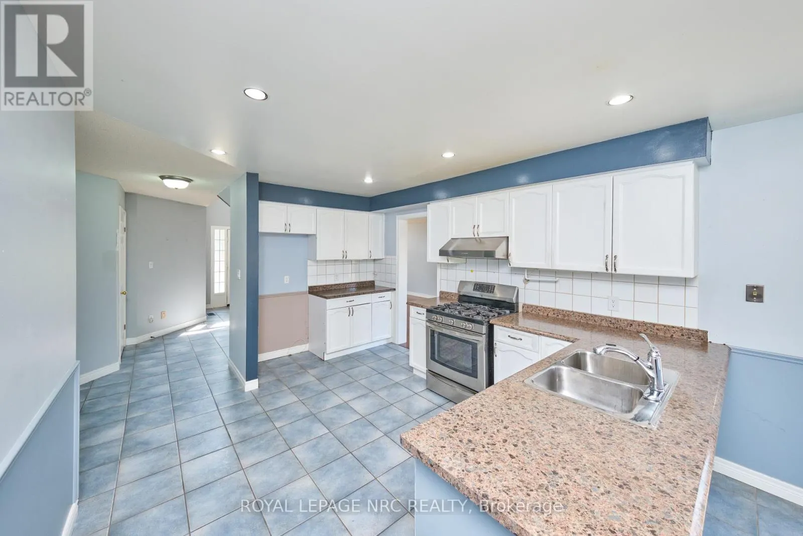 15 CREANONA BOULEVARD