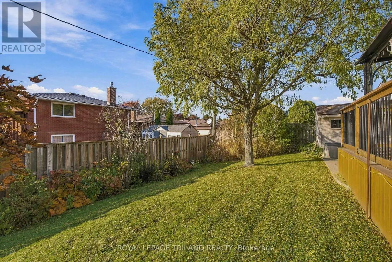 29 LUTON CRESCENT