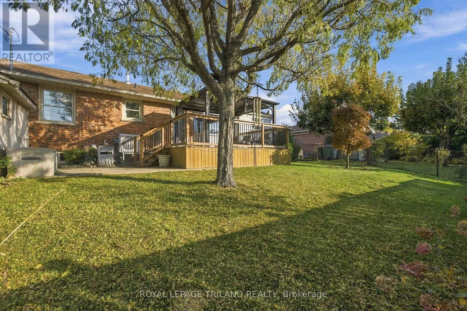 29 LUTON CRESCENT