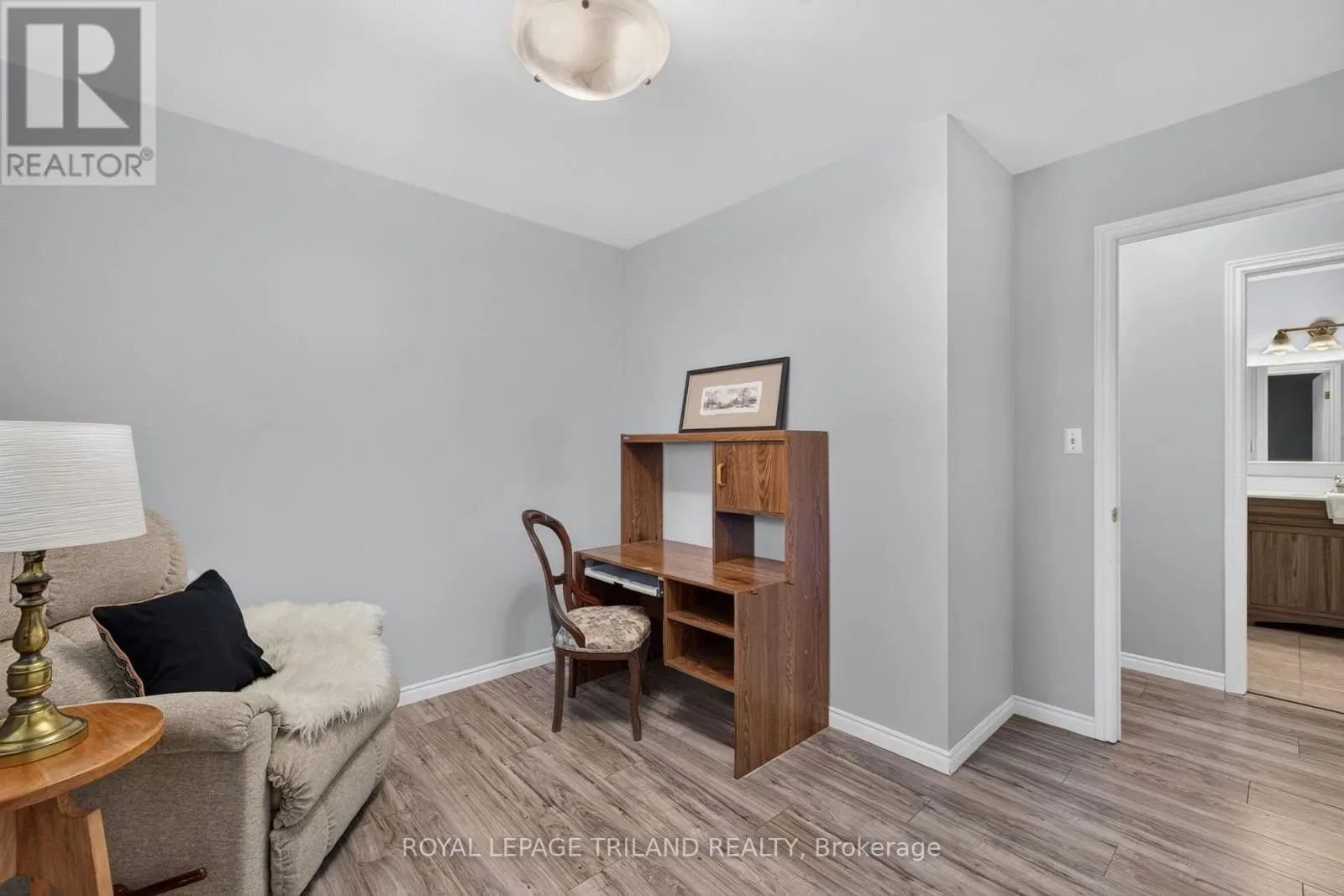 29 LUTON CRESCENT