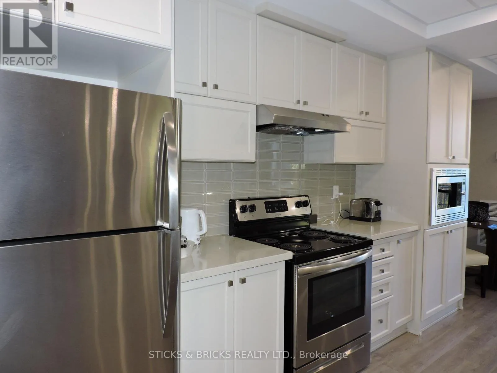 518 - 125 SHOREVIEW PLACE #518