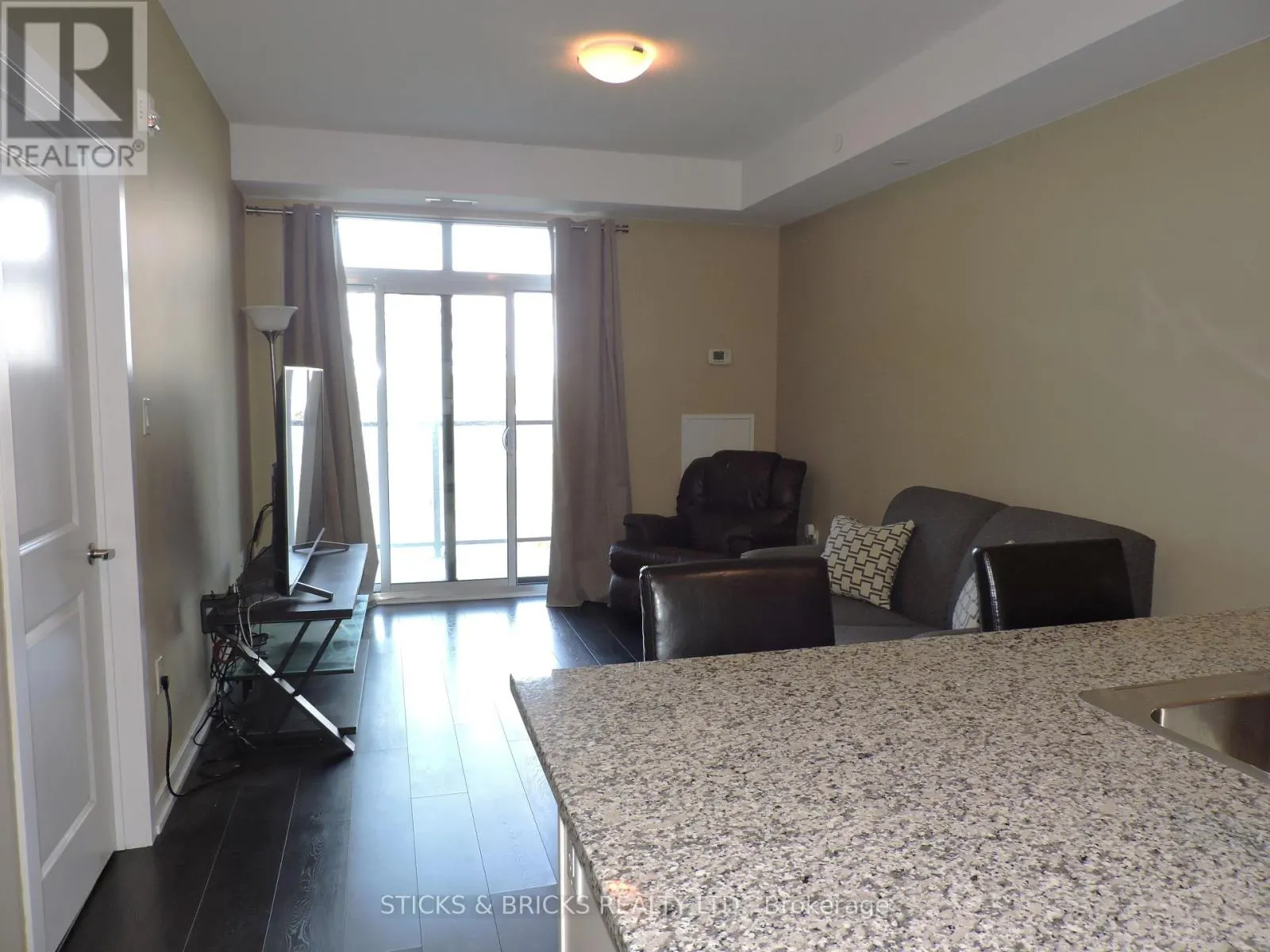 518 - 125 SHOREVIEW PLACE #518
