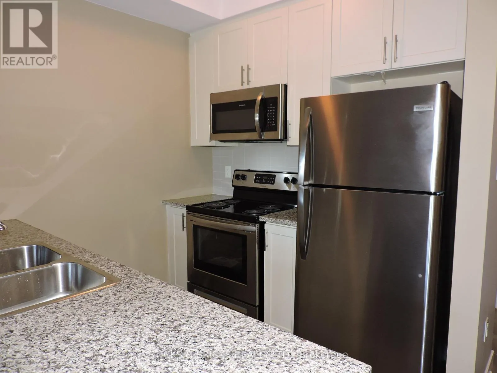 518 - 125 SHOREVIEW PLACE #518
