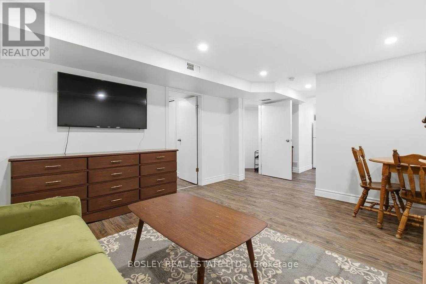 17 WINSTON ROAD