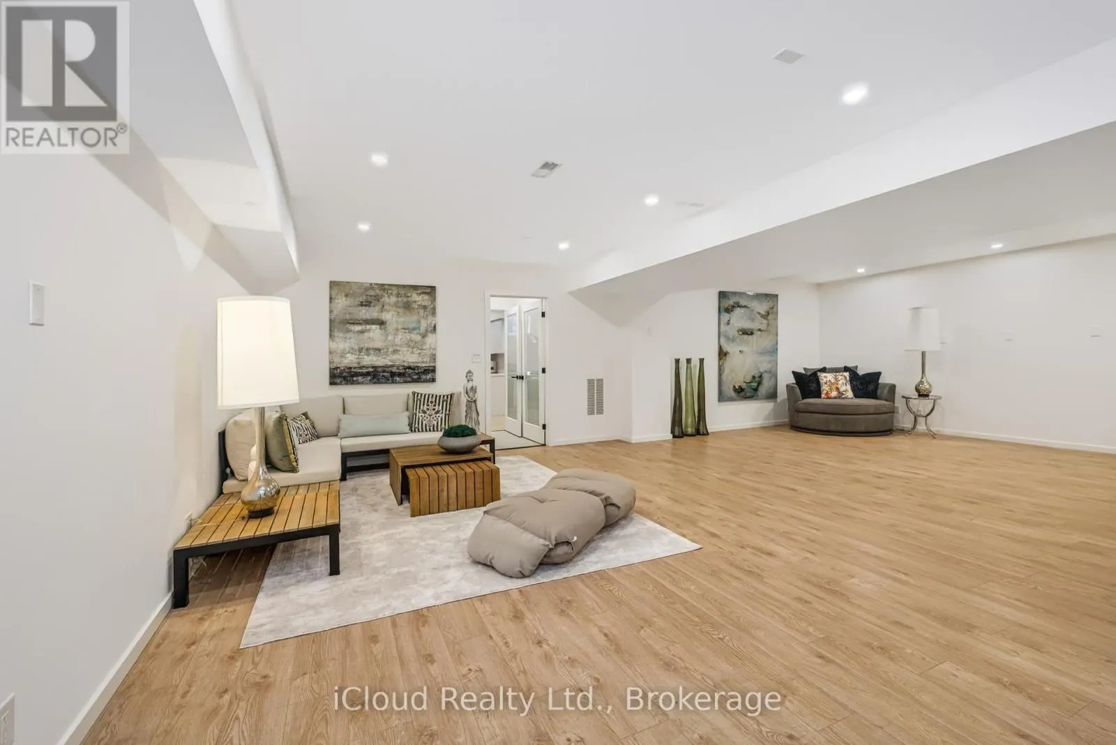 11 PEBBLE BEACH DRIVE