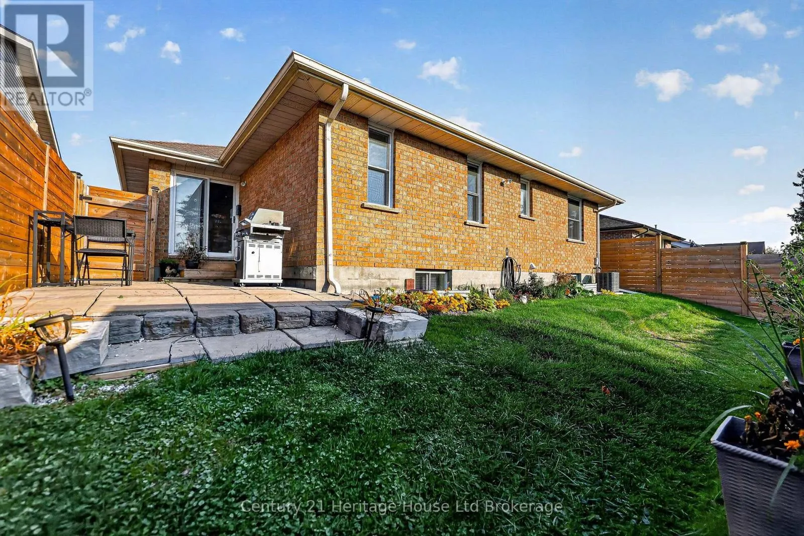 1079 PEARSON DRIVE