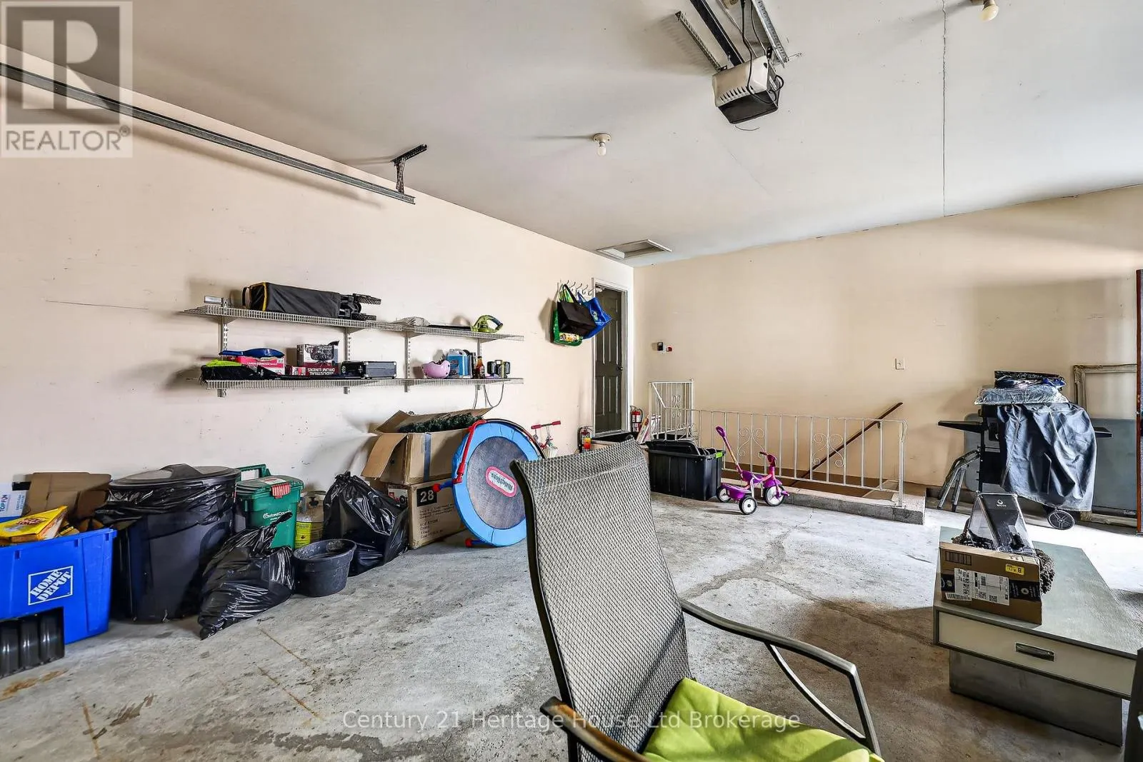 1079 PEARSON DRIVE