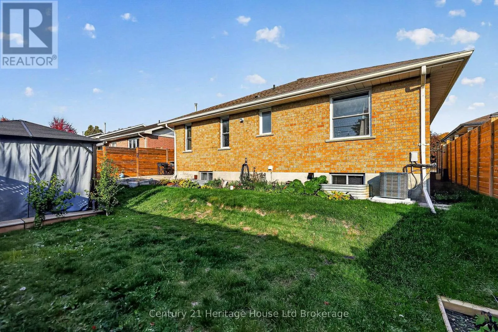1079 PEARSON DRIVE
