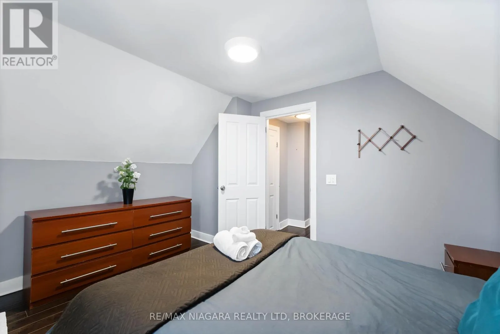 1459 NIAGARA STONE ROAD
