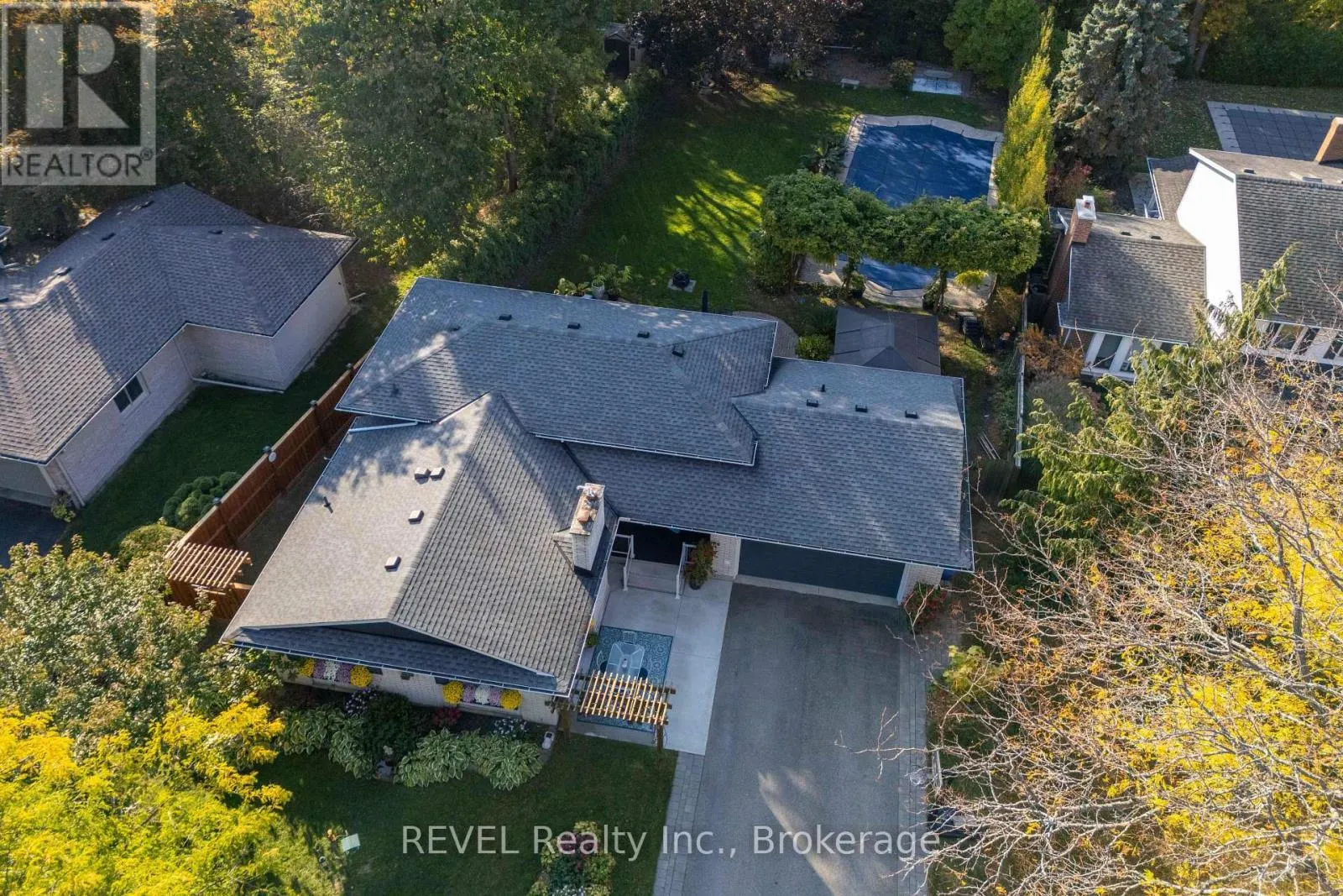 23 ROYAL YORK ROAD